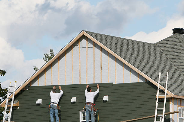 Professional Siding technician working in Horse Shoe, NC